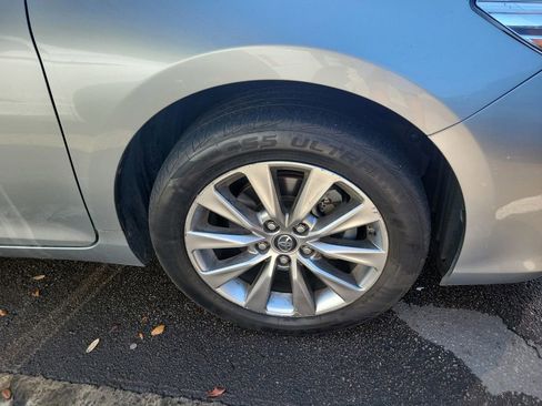 Used 2017 Toyota Camry XLE w/ Moonroof Package image 6