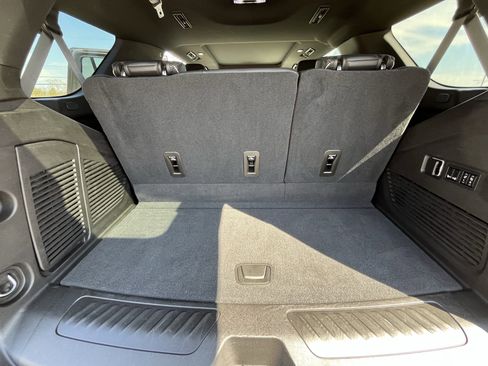 Used 2021 GMC Yukon SLT w/ SLT Luxury Plus Package RWD image 34