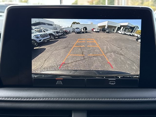 Used 2023 GMC Yukon SLT AWD/4WD image 10