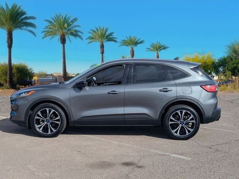 Used 2021 Ford Escape SE w/ SE Sport Appearance Package image 2