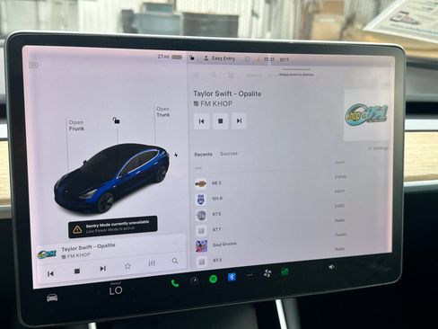 Used 2019 Tesla Model 3 RWD image 17