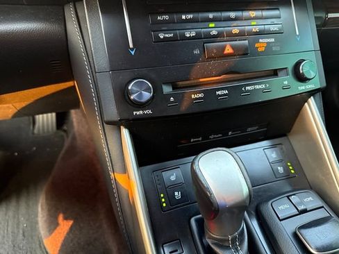 Used 2014 Lexus IS 250 AWD w/ Luxury Package w/Gray Wood image 17