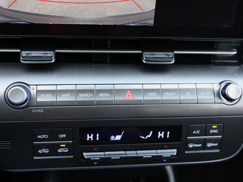 Certified 2025 Hyundai Kona SEL image 25