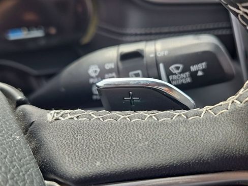 Certified 2025 Jeep Grand Cherokee Altitude image 28