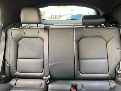 Used 2025 Buick Envista Sport Touring image 38