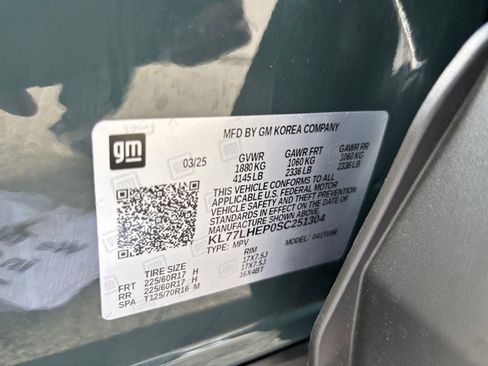 Used 2025 Chevrolet Trax LT FWD image 28