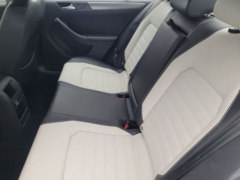 Used 2016 Volkswagen Jetta Sport image 18