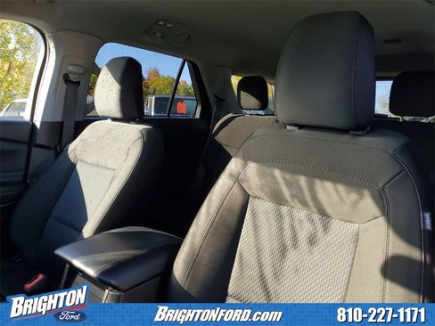Used 2023 Ford Explorer XLT image 11
