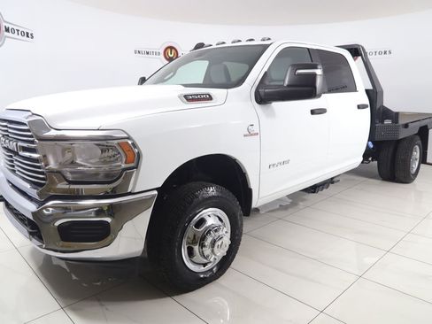 Used 2024 RAM 3500 SLT w/ Quick Order Package 2YG SLT AWD/4WD image 5