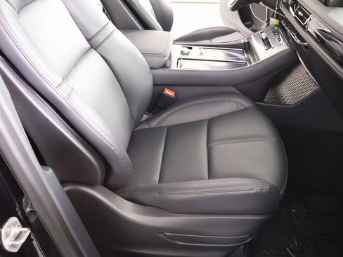 New 2026 Lincoln Aviator AWD w/ Jet Appearance Package image 14