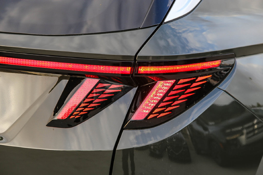 New 2026 Hyundai Tucson Limited FWD image 9