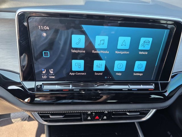 Used 2024 Volkswagen Atlas Cross Sport SE FWD image 10