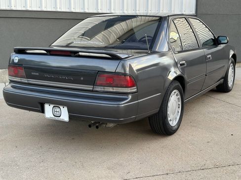 Used 1989 Nissan Maxima SE image 30