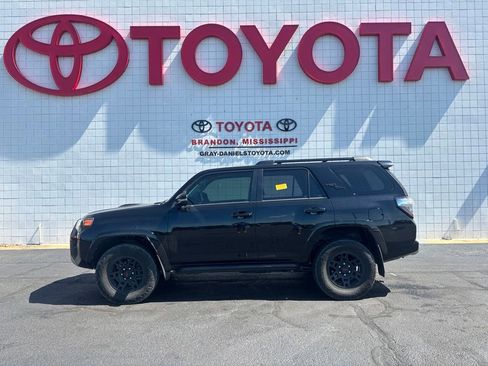 Used 2023 Toyota 4Runner TRD Off-Road Premium w/ Off Road Premium Plus Package AWD/4WD image 5