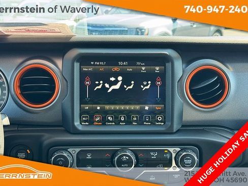 Used 2023 Jeep Gladiator Mojave image 10