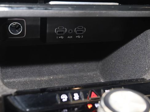 Used 2023 Jeep Wagoneer 4WD w/ Premium Group I image 33