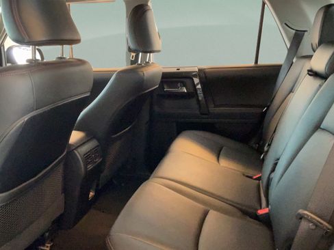 Used 2021 Toyota 4Runner TRD Off-Road Premium w/ Moonroof Package AWD/4WD image 32