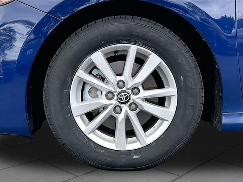 Used 2025 Toyota Camry LE w/ Convenience Package FWD image 10