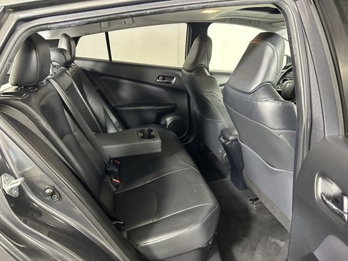 Used 2019 Toyota Prius L Eco image 23