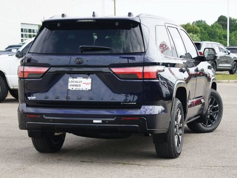 Used 2026 Toyota Sequoia Platinum w/ Tow Technology Package AWD/4WD image 33