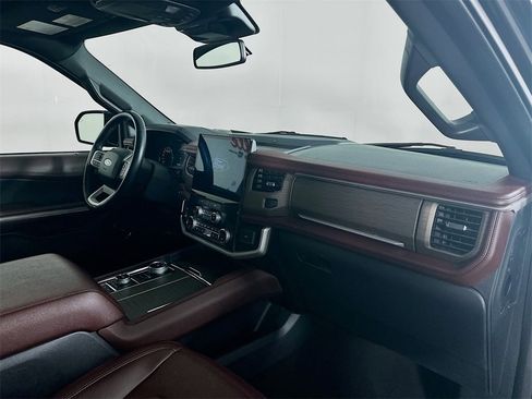 Used 2024 Ford Expedition Max Limited image 30