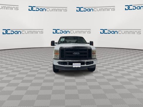 Used 2010 Ford F250 XL image 3