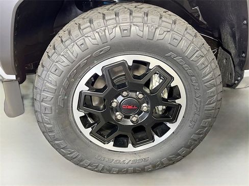 New 2025 Toyota Tacoma TRD Off-Road image 10