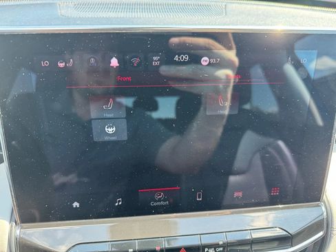 Used 2022 Jeep Compass Limited image 9