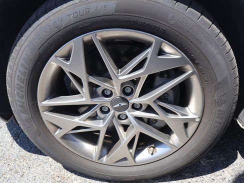Used 2025 Genesis GV70 2.5T AWD/4WD image 9
