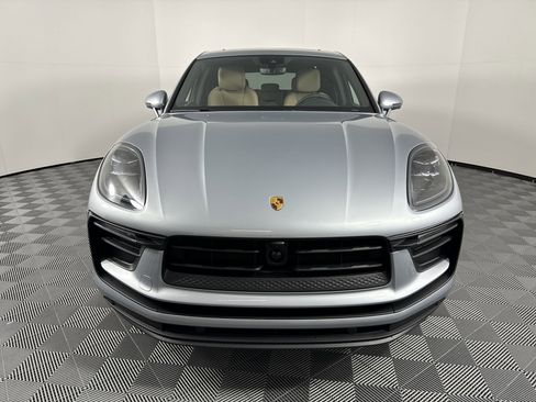 Certified 2025 Porsche Macan image 10