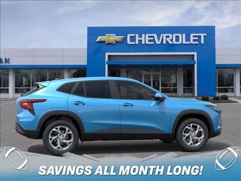 New 2026 Chevrolet Trax LS w/ LS Convenience Package FWD image 5