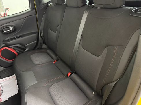 Used 2018 Jeep Renegade Trailhawk w/ UConnect 8.4 Nav Group AWD/4WD image 33