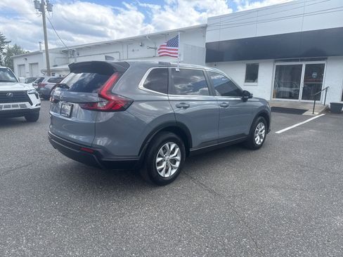 Used 2024 Honda CR-V LX image 3
