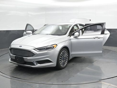 Used 2018 Ford Fusion SE w/ Fusion SE Technology Package FWD image 37