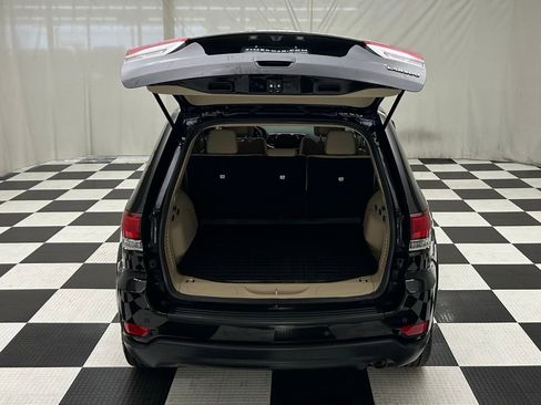 Certified 2022 Jeep Grand Cherokee Laredo E image 9