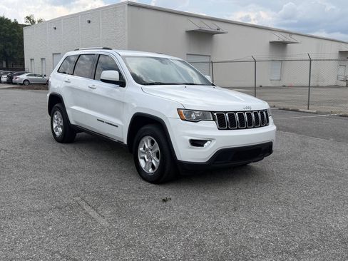 Used 2017 Jeep Grand Cherokee Laredo w/ Quick Order Package 23E AWD/4WD image 27