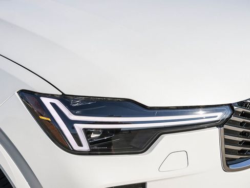 New 2026 Volvo XC90 B6 Plus w/ Protection Package Premier image 15