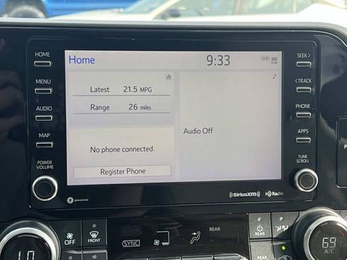 Used 2021 Toyota Highlander XLE FWD image 38