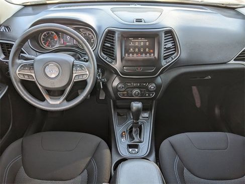 Certified 2019 Jeep Cherokee Latitude w/ Popular Appearance Group image 12