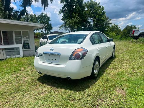 Used 2011 Nissan Altima 2.5 FWD image 9