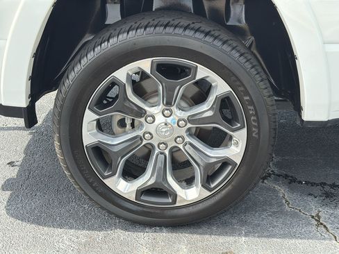 Used 2019 RAM 1500 Limited AWD/4WD image 38