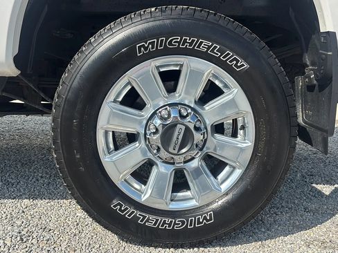 Used 2019 Ford F350 Platinum AWD/4WD image 2