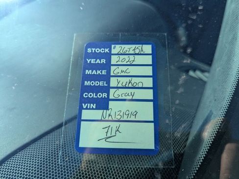 Used 2022 GMC Yukon XL SLT w/ SLT Premium Package image 5