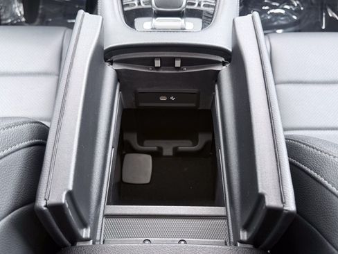 Used 2024 Mercedes-Benz GLS 450 4MATIC image 69