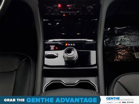 New 2025 Jeep Grand Cherokee Limited image 24