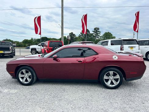 Used 2019 Dodge Challenger SXT RWD image 18