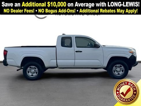 Used 2018 Toyota Tacoma SR image 9