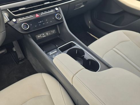 Certified 2025 Hyundai Sonata SEL FWD image 15