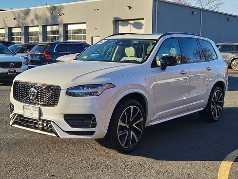 Certified 2023 Volvo XC90 T8 Plus w/ Protection Package Premier image 3