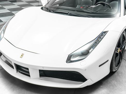 Used 2018 Ferrari 488 Spider RWD image 34
